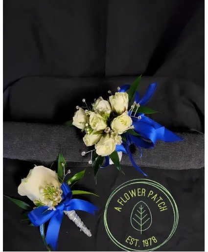 Spray Rose Corsage & Single Rose Boutoniere Set 