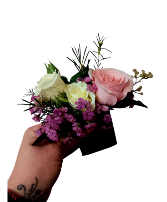 Spray rose pocket  Pocket square- must have a full pocket 