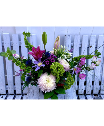 Spring aflor Floral Arrangement in Darien, CT | DARIEN FLOWERS