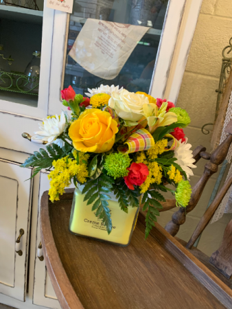 SPRING CANDLE ARRANGEMENT 