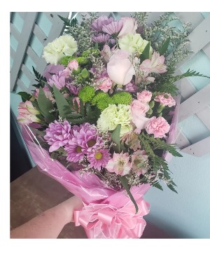 Spring Mix & roses Presentation Bouquet 