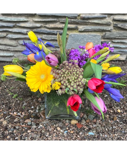 Spring Spectacular Vase Arrangement 