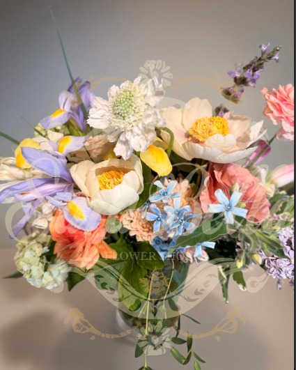 SPRING WATER COLOR Vase Arrangement