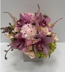 spring peony  centerpiece (seasonal)