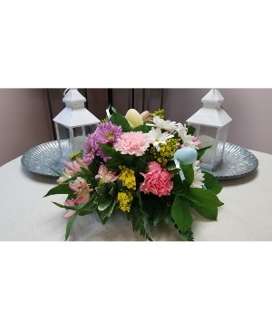 Springtime centerpiece