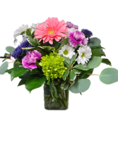 Springtime colours Fresh arrangement