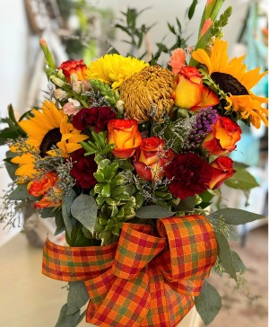 SSunflowers, yellow spiders and high magic rose. 