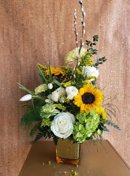 GOLDEN HOUR FRESH ARRANGEMENT