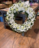 Standing Fresh Wreath Fresh Circle Wreath