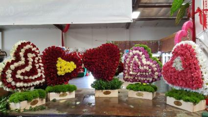 standing hearts can be made any color sizes vary