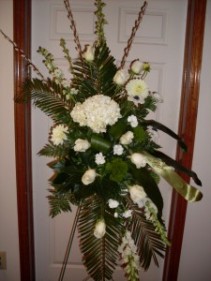 Standing Island Tribute in White Standing Spray