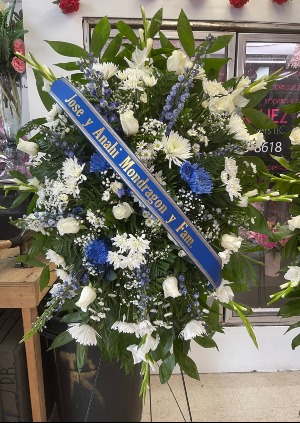 Standing Spray: Blue and White 