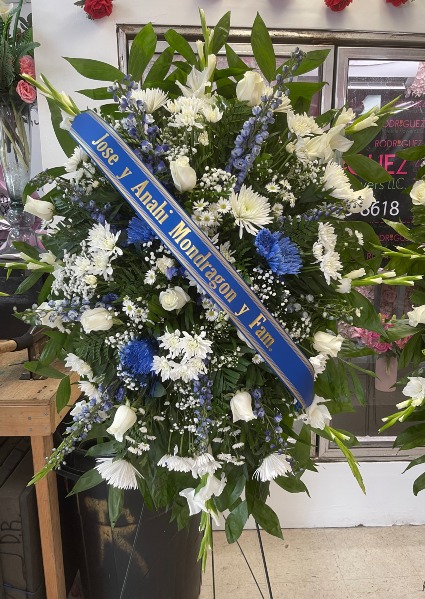 Standing Spray: Blue and White 