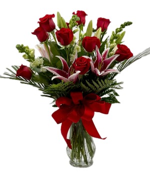 Stars & Roses Dozen Roses w/ Lilies & Snaps