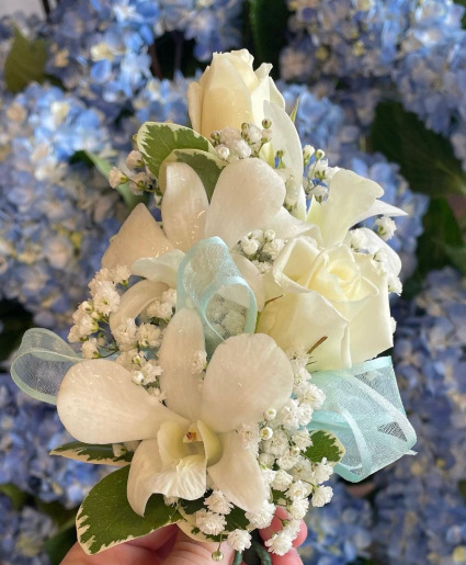 Step up wristlet Corsage