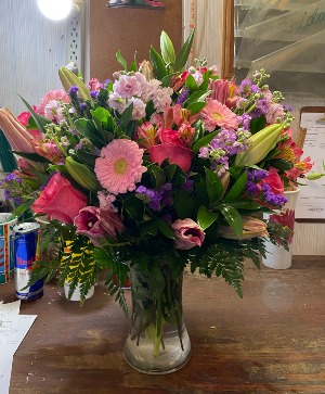 STRAIGHT TO THE HEART VASE