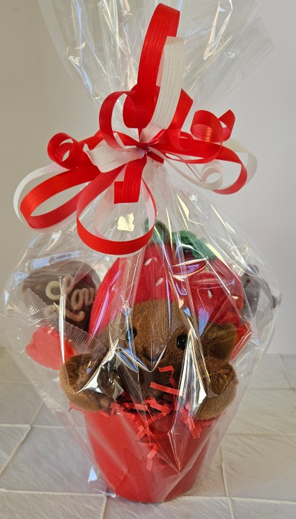 Strawberry Kisses  Mini Gift Basket 