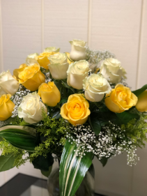 Summer Rose Arrangement Vase with 18 Roses