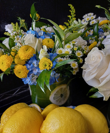 Summer Special  Designer's Choice in Glastonbury, CT | THE FLOWER DISTRICT