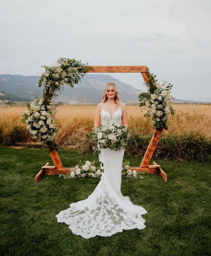 Summer White Arbor Decor 