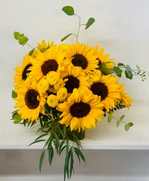 SUNNY ESCAPE SUNFLOWERS Flower Arrangement