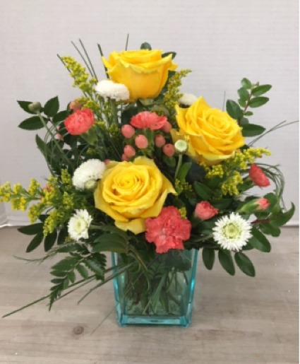 Sunshine Beauty cube vase arrangement