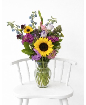 Sunshine Garden Mixed spring arrangement