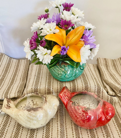 Swan creek candle with flowers  Fresh flowers in a candle 