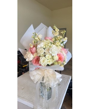 Sweet Abby bouquet Romantic Garden Style