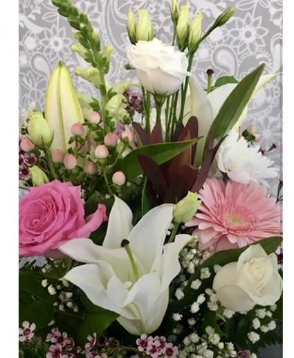 Sweet Charm Designers Choice Bouquet  No Vase 