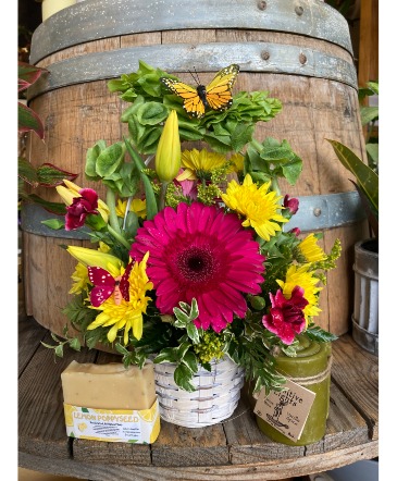 Sweet Day SPECIAL Basket Arrangement in Bend, OR | AUTRY'S 4 SEASONS FLORIST