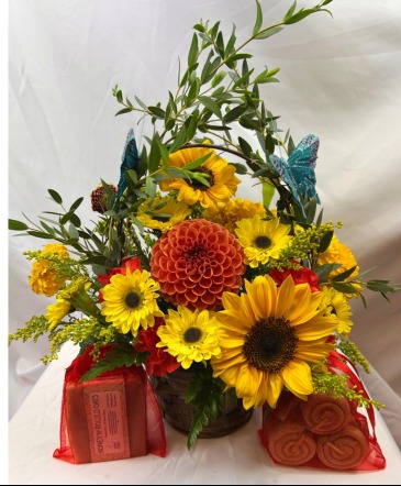 Fall Day SPECIAL Basket Arrangement in Bend, OR | AUTRY'S 4 SEASONS FLORIST