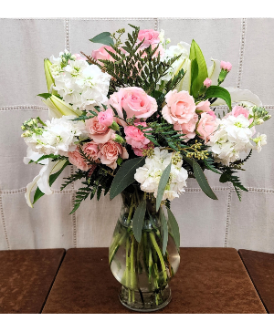 SWEET EMBRACE Premium Mixed Floral Arrangement