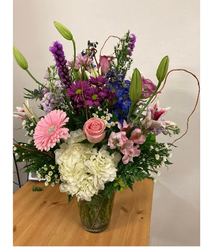 Sweet Gerbera Vase Arrangement