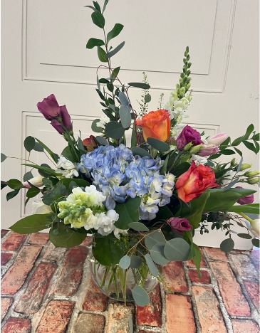 Sweet Laura Lee Vase Arrangement in Mount Pleasant, SC | BLANCHE DARBY FLORIST OF CHARLESTON