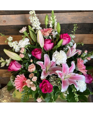 Sweetest Salutation Fresh Flower arrangement