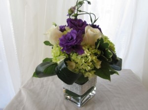 SWEET SHIMMER Cube Vase Arrangement 