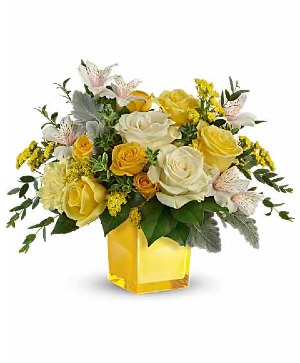 Sweet Sunlight Bouquet Cube