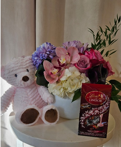 Sweetheart Package Floral Arrangement 