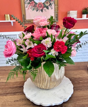 Sweetheart Surprise Large gold Vase (may Vary)