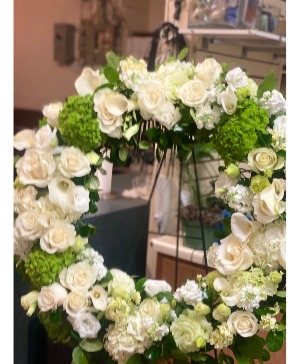 SYMPATHY WREATH 20" White and green