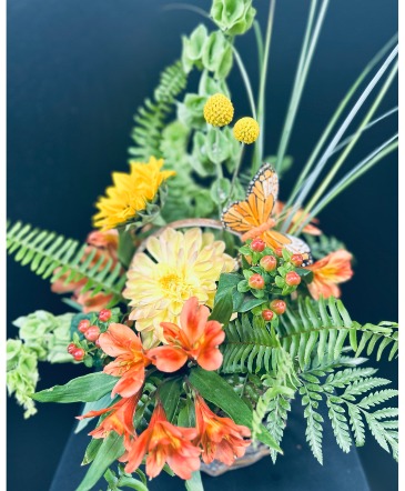 Tangerine Trails Flower Arrangement in Fenton, MI | FENTON FLOWERS & EVENTS