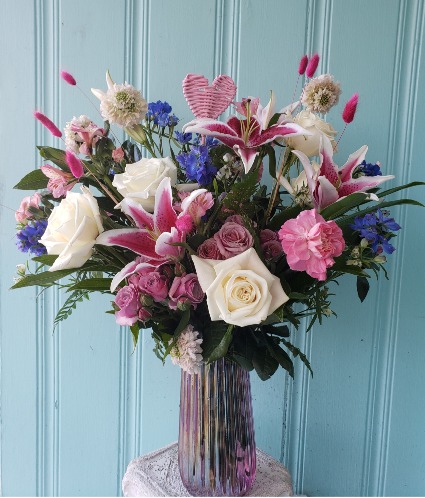 SWIFTY FLOWER ARRANGEMENT