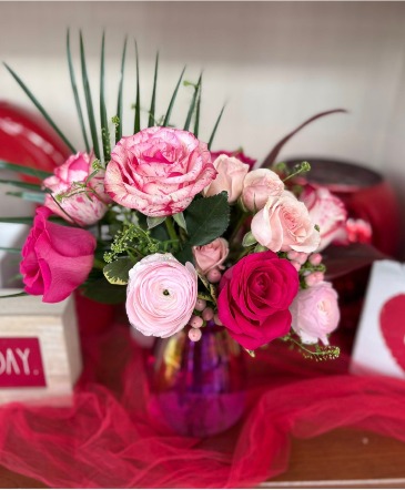 Te Amo Valentine's Signature  in Sheboygan Falls, WI | Bloomin On Broadway LLC