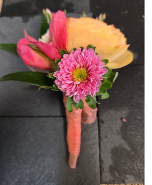 Tea  Boutonniere