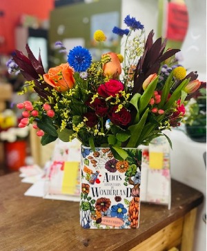 TEA PARTY POSY ROYAL ARRANGEMENT