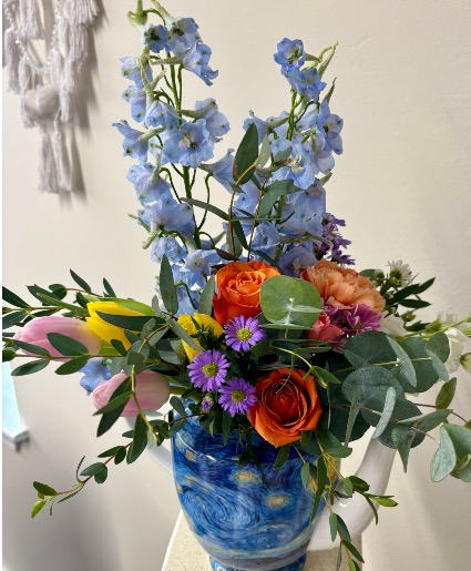 Tea Pot Fresh flower arrangement