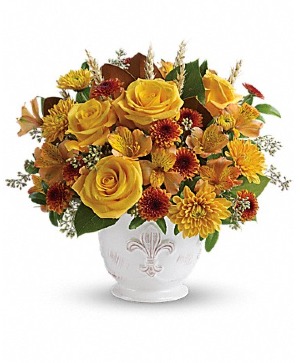 Teleflora's Country Splendor Bouquet Fresh Arrangement with a Teleflora Keepsake