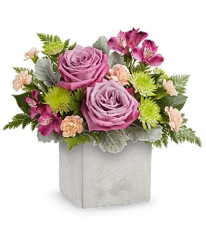 Teleflora's Modern Muse Bouquet Fresh Arrangement in a Teleflora Keepsake