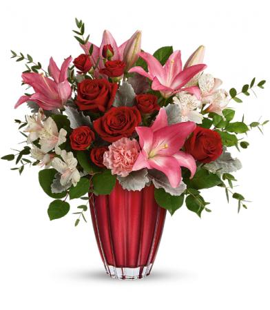 Teleflora's Sleek Chic T22V105B Bouquet